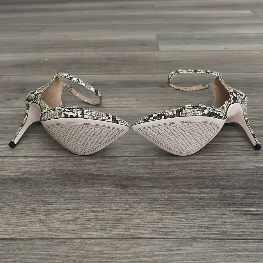 Jessica Simpson Elegant Black and White Stiletto Heels with Ankle Strap - Picture 9 of 9